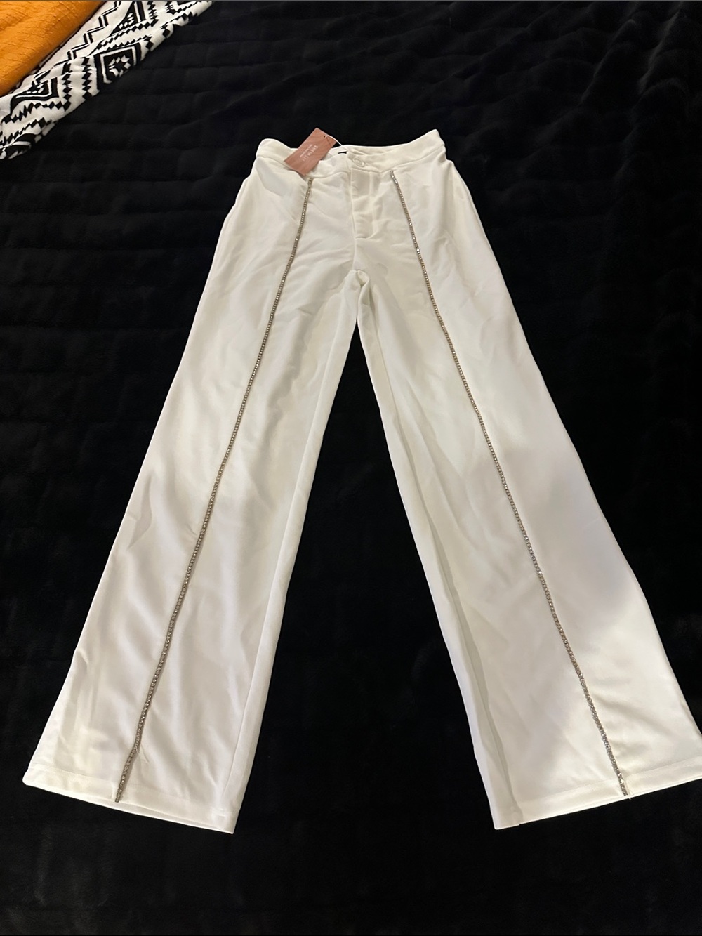 SHEIN White Wide-Leg Pants with Chain-Trim Detail